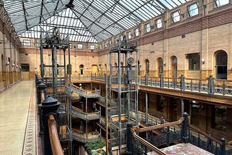 Enlarge photo 36