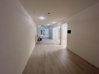 Enlarge photo 36