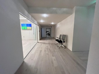 Enlarge photo 38