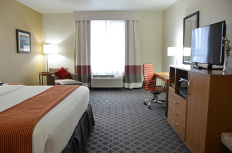 Holiday Inn Express NoHo #405