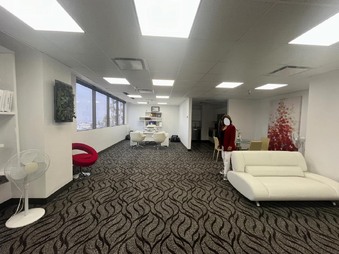Enlarge photo 19
