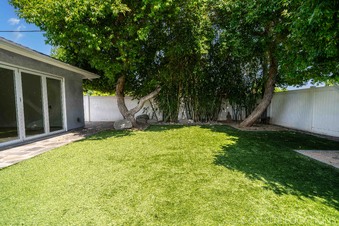 Enlarge photo 49