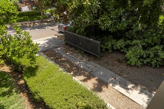 Enlarge photo 108