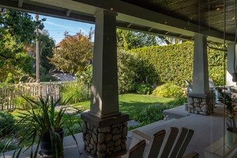 Enlarge photo 11