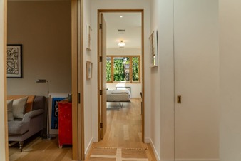 Enlarge photo 28