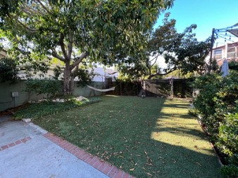 Enlarge photo 47