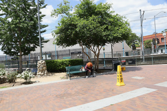 Enlarge photo 2