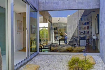 Enlarge photo 46
