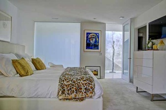 Enlarge photo 51