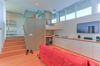 Enlarge photo 42