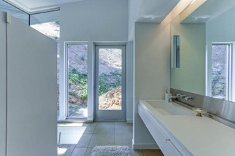 Enlarge photo 80