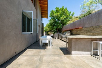 Enlarge photo 37