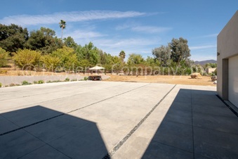 Enlarge photo 109