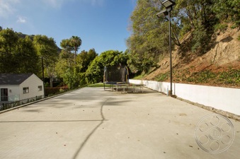 Enlarge photo 19