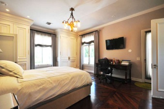 Enlarge photo 68