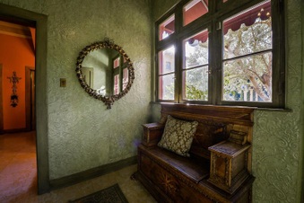 Enlarge photo 102