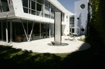 Enlarge photo 89