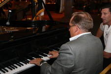 Enlarge photo 33