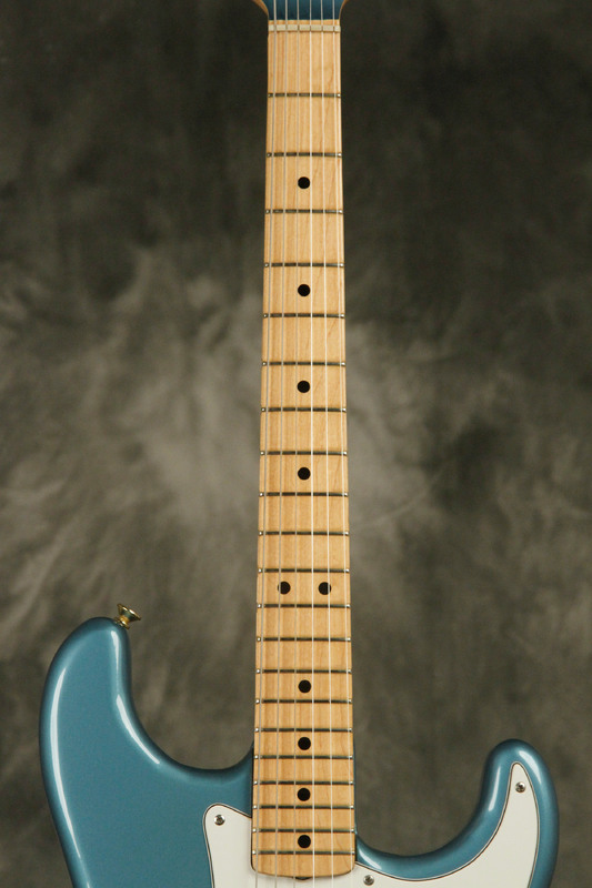 じゃがいも！Fender Stratocaster 1981 Fender THE STRAT Stratocaster LAKE PLACID BLUE w