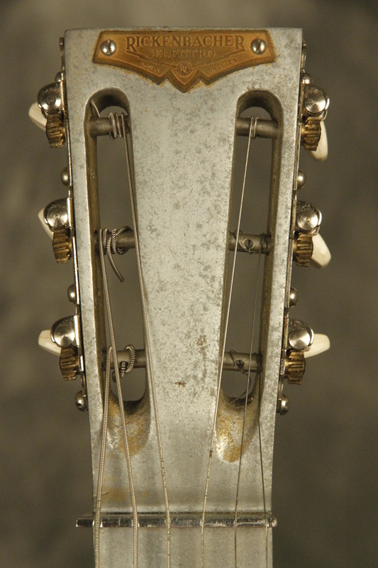 1934/35 Rickenbacker Amp 真空管 1934/35 Rickenbacker Amp 真空管