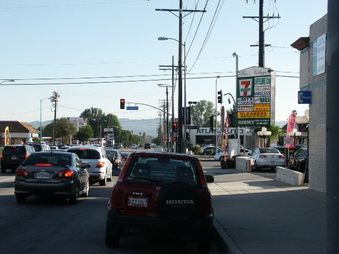 Lindley Ave N of Parthenia St