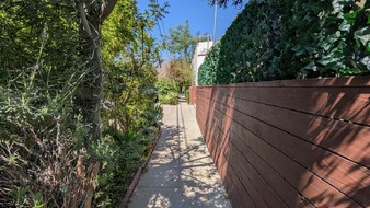 Enlarge photo 27