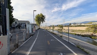 Enlarge photo 59