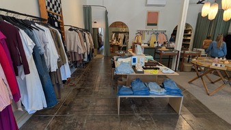 Enlarge photo 24