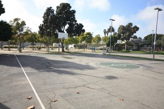 Courts near Rae's diner