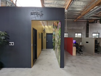 Enlarge photo 52