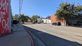 Enlarge photo 23