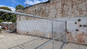 Enlarge photo 12