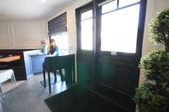 Enlarge photo 12