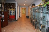 Enlarge photo 32