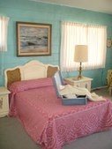 4-ACES, MOTEL ROOM