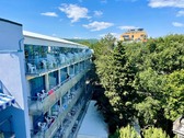 Enlarge photo 19