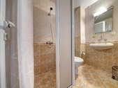 Enlarge photo 34