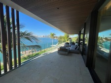 Enlarge photo 70