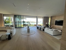 Enlarge photo 42