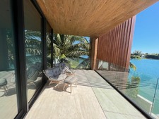 Enlarge photo 37