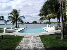 Enlarge photo 212