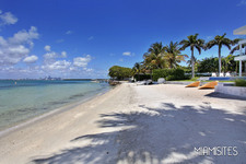Enlarge photo 74