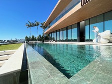 Enlarge photo 16