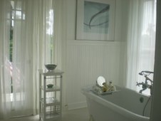 BATHROOMS/08