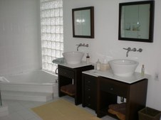 HOUSES - Bathrooms