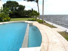 Enlarge photo 312