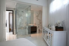 Enlarge photo 47