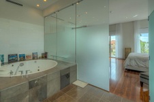 Enlarge photo 131