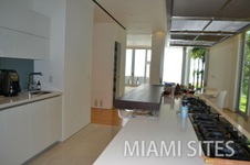 Enlarge photo 311