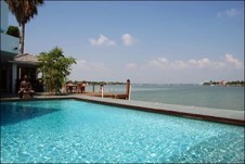 Enlarge photo 449